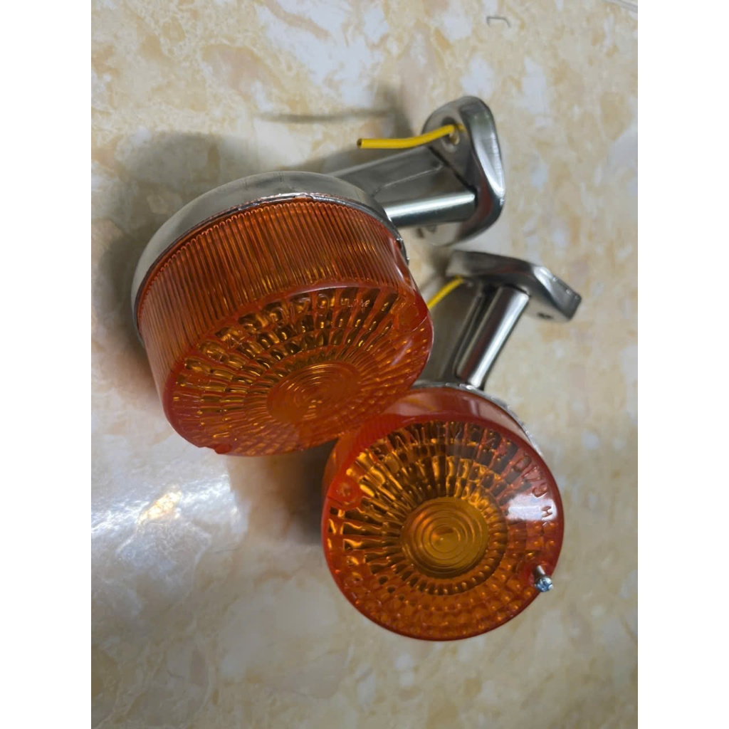 Cặp đèn xi nhan cub 81 trước + sau ( sắt xi )- hàng đẹp