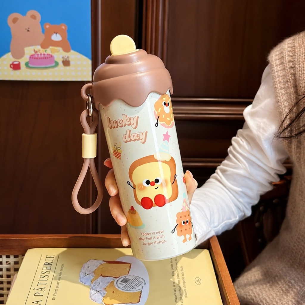 Bình Nước Giữ Nhiệt 600ml Cute, Có Ống Hút, Kèm Dây Đeo