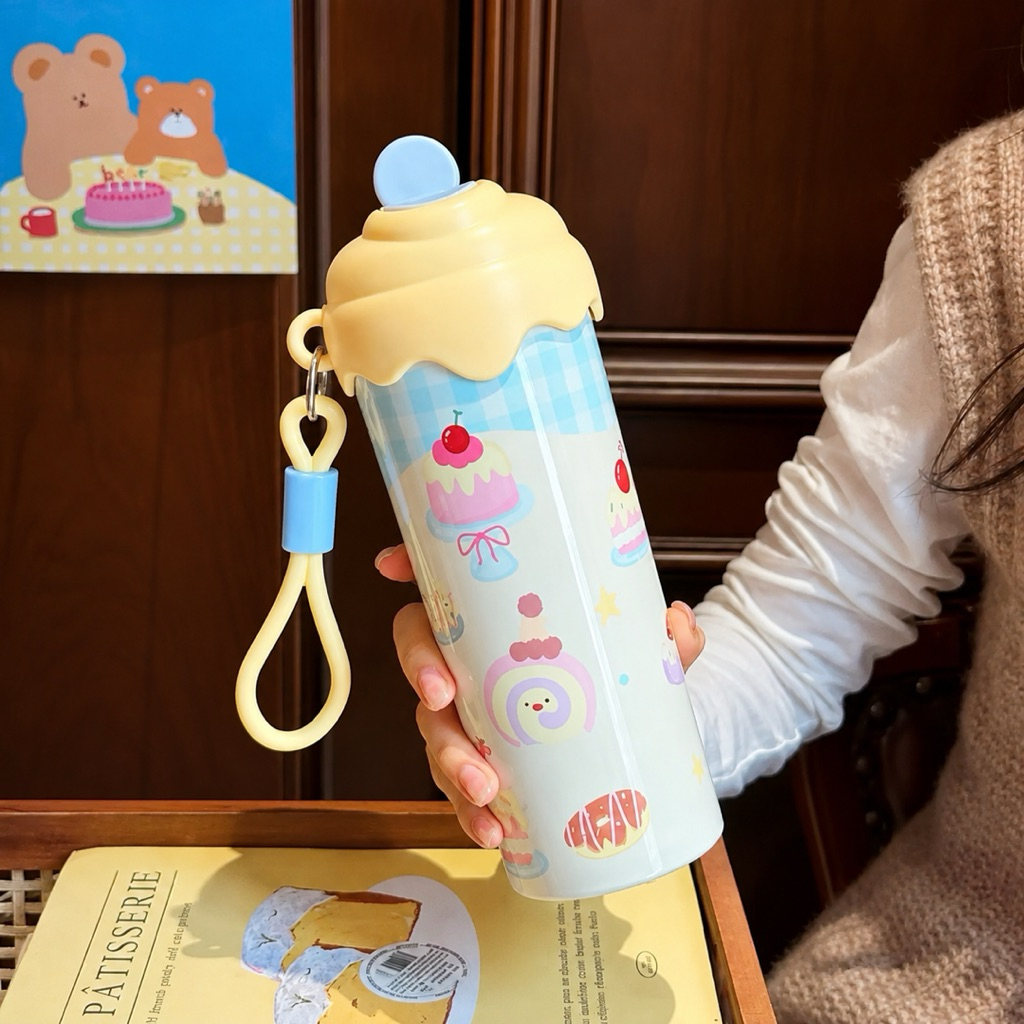 Bình Nước Giữ Nhiệt 600ml Cute, Có Ống Hút, Kèm Dây Đeo