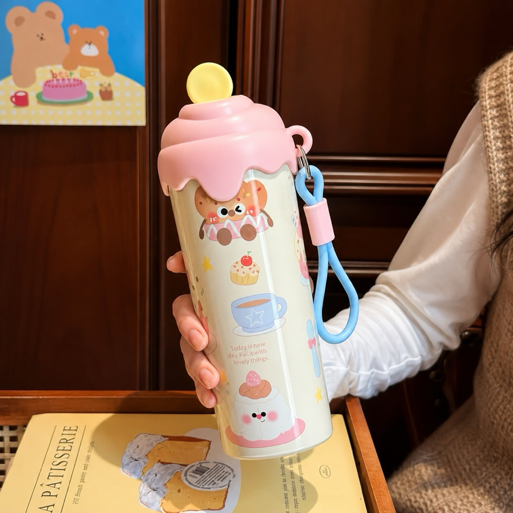 Bình Nước Giữ Nhiệt 600ml Cute, Có Ống Hút, Kèm Dây Đeo