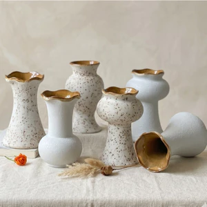 Bình Hoa Mini Gốm Sứ Bát Tràng Cao 17cm Men Mộc Lọ Hoa Cắm Bàn Làm Việc Đẹp Sang Trọng GomDecorTsc