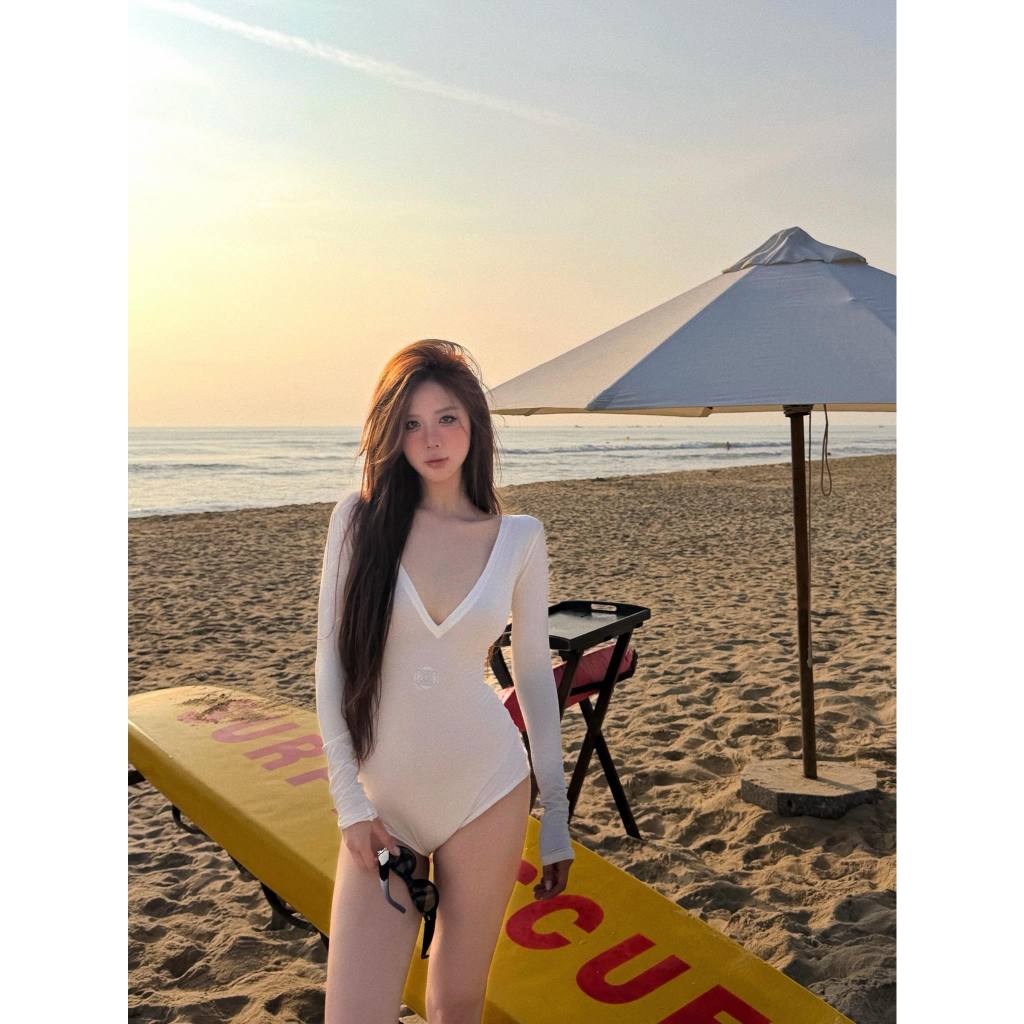 Bikini Liền Thân Tay Dài Cổ Tim Gợi Cảm Đồ Bơi Nữ Kín Đáo Tôn Dáng Đi Biển Resort Phong Cách Hàn Quốc