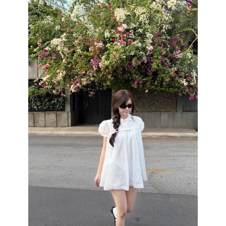 ĐẦM THIẾT KẾ NỮ - ĐẦM BABYDOLL TRẮNG TIỂU THƯ CỔ SEN NƠ NGỰC HOẠ TIẾT NƠ XINH “HÀ THẢO”
