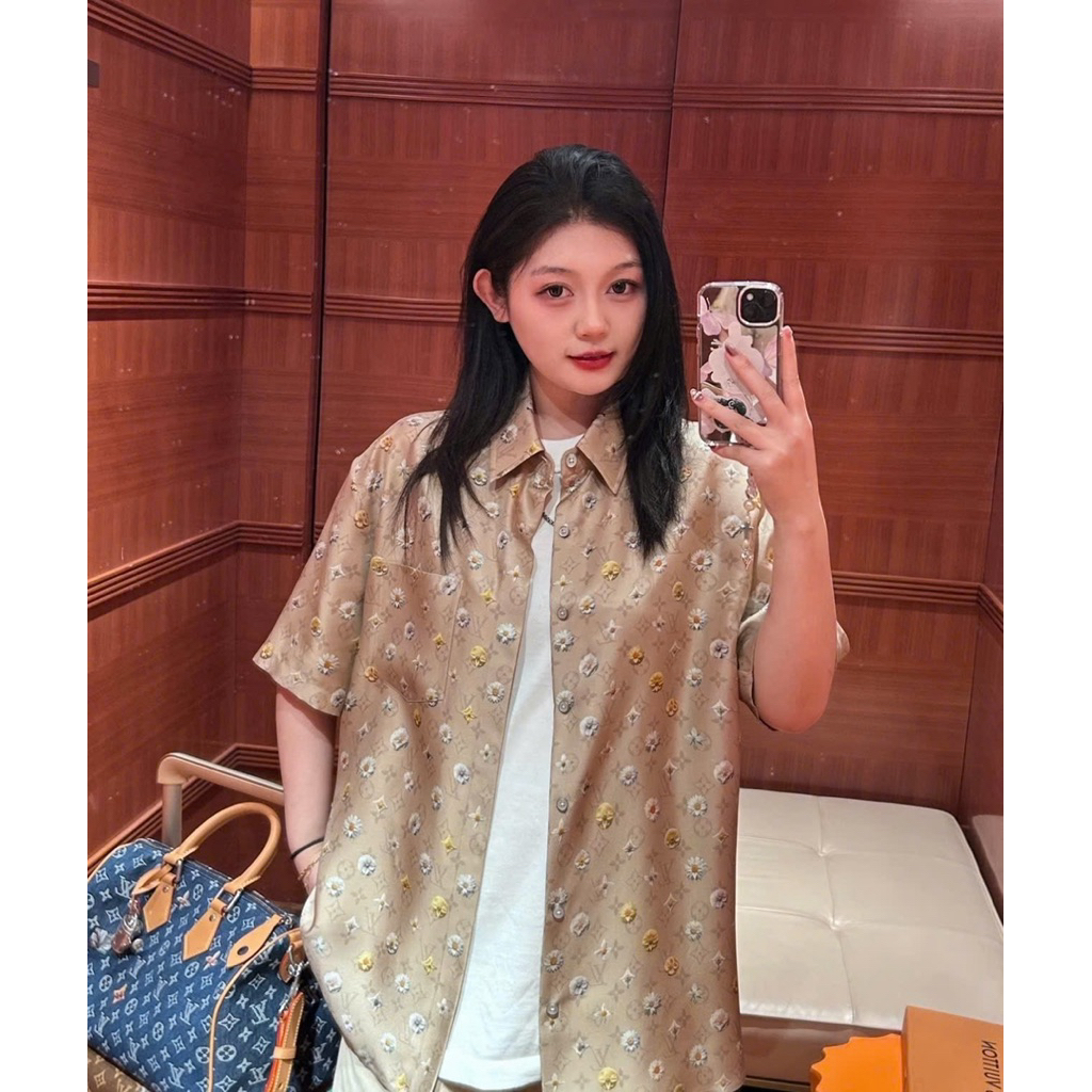 ⚡️[Hight Quality] Áo Sơ Mi Nam Nữ \/ Beige  Ready To - Điểm Nhấn Mono Vàng Nâu Phối Hoa Sang Trọng Loại 1