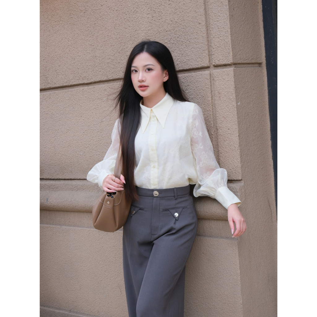 LABAVISTA Áo sơ mi nữ cổ nhọn tay phồng form suông màu kem pastel chất tơ họa tiết hoa thanh lịch