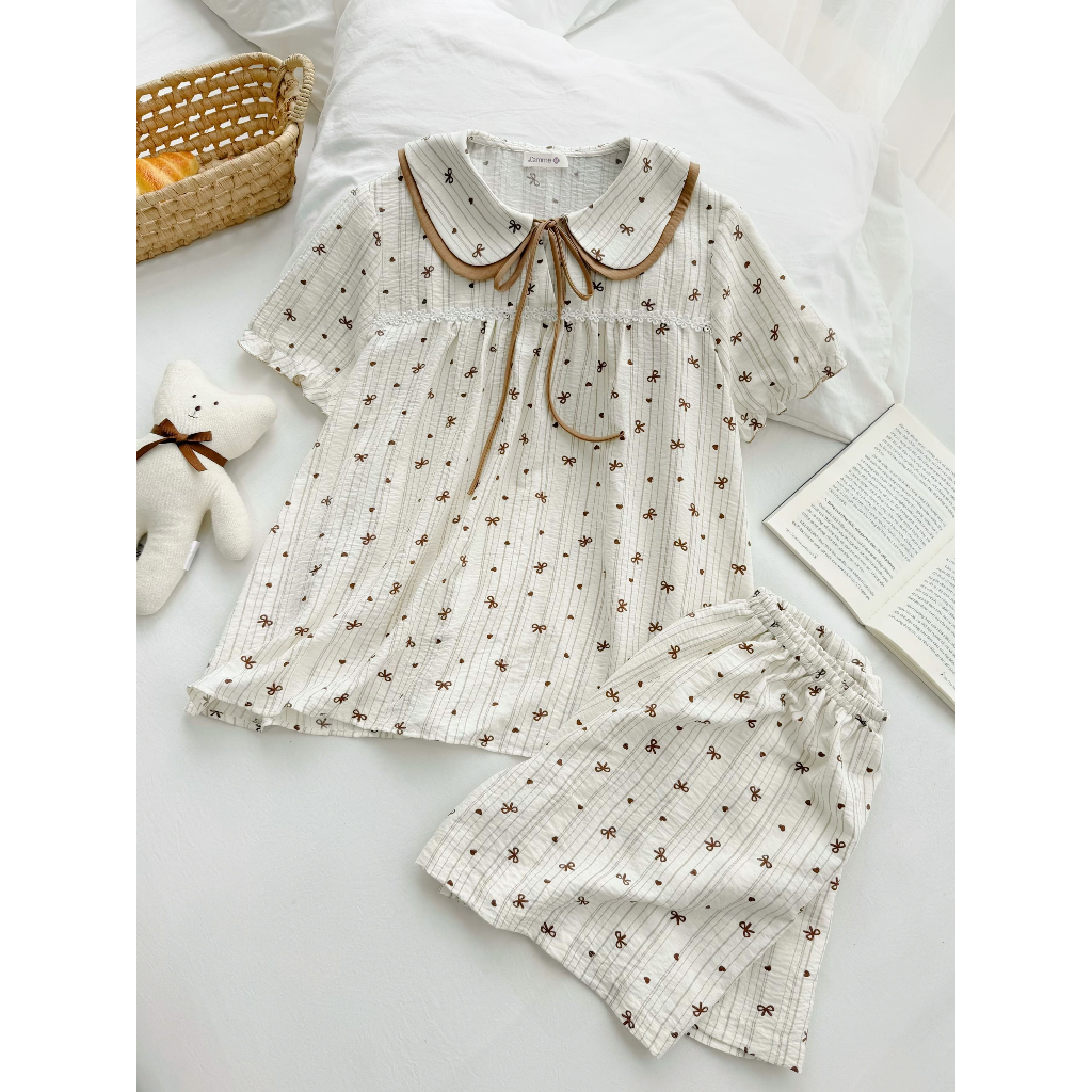 Bộ Đồ Ngủ Chất Đũi Xốp Vân Mây Mềm Mát, Bộ Mặc Nhà Nữ LITA Phối Ren Cổ Bản To Dây Buộc Nơ Xinh Xắn - L'AMME