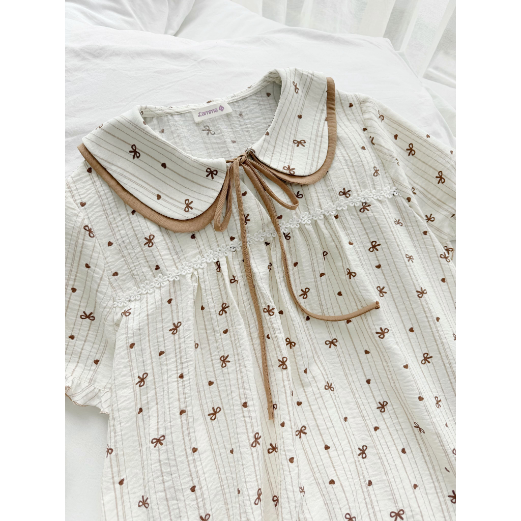 Bộ Đồ Ngủ Chất Đũi Xốp Vân Mây Mềm Mát, Bộ Mặc Nhà Nữ LITA Phối Ren Cổ Bản To Dây Buộc Nơ Xinh Xắn - L'AMME