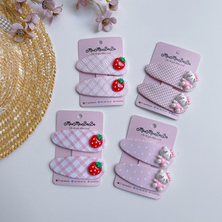 Set 2 kẹp tóc tone hồng dính charm, kẹp bật caro charm dâu, kitty