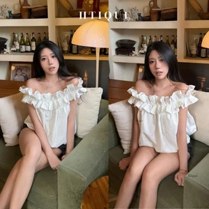 HTIQUE - Áo trễ vai bèo tầng tiểu thư nữ tính, Áo trễ vai trắng nhún dáng bí tạo điểm nhấn nhẹ nhàng AQ10