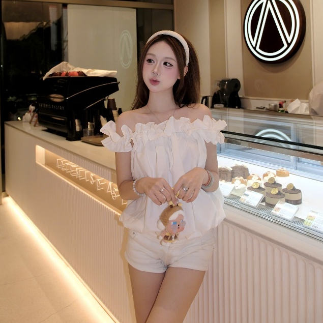 HTIQUE - Áo trễ vai bèo tầng tiểu thư nữ tính, Áo trễ vai trắng nhún dáng bí tạo điểm nhấn nhẹ nhàng AQ10