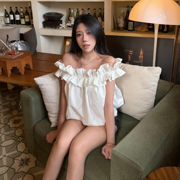 HTIQUE - Áo trễ vai bèo tầng tiểu thư nữ tính, Áo trễ vai trắng nhún dáng bí tạo điểm nhấn nhẹ nhàng AQ10