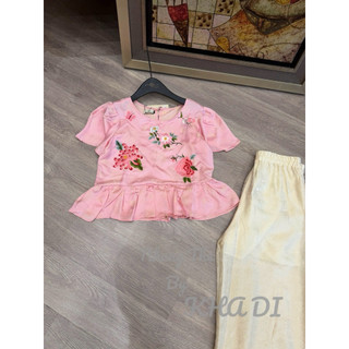 Sét áo lụa cổ tròn cộc tay thêu hoa bèo gấu + quần xuông lụa