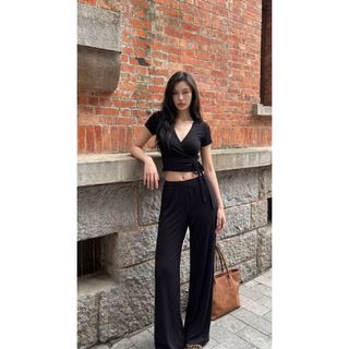 [ DEAL MỞ BÁN ] THEKIM Set áo cổ V cộc tay buộc dây phối cùng quần suông dáng dài CS396