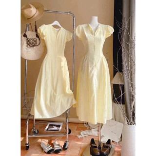 Váy maxi nữ tone màu vàng pastel thiết kế cổ V tay bèo, đầm dáng dài chiết eo mặc tôn dáng style tiểu thư mặc đi chơi