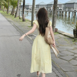 Váy maxi nữ tone màu vàng pastel thiết kế cổ V tay bèo, đầm dáng dài chiết eo mặc tôn dáng style tiểu thư mặc đi chơi