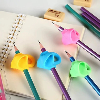 DỤNG CỤ ĐỊNH HÌNH CẦM BÚT CHO BÉ - COMBO 5 CÁI - SILICON MỀM CHỈNH TƯ THẾ CẦM BÚT LUYỆN CHỮ ĐẸP