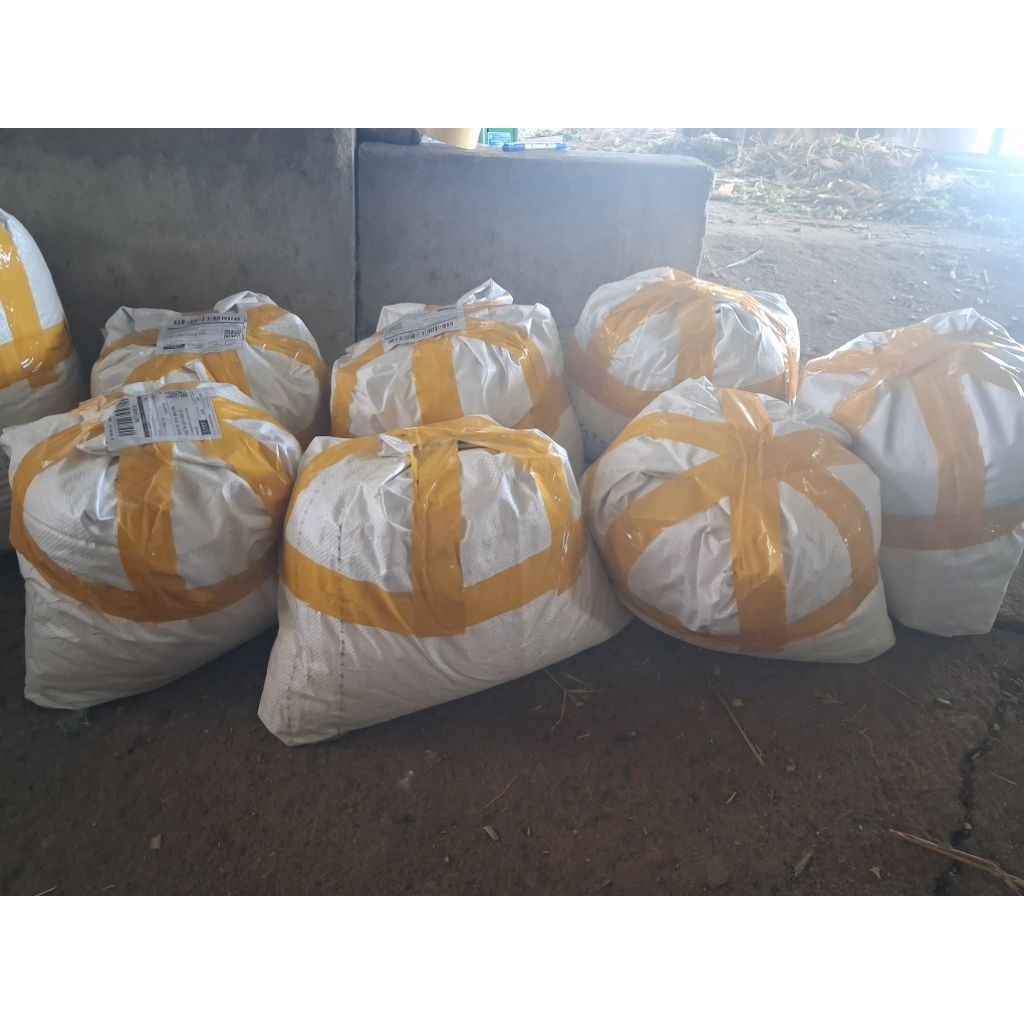 Phân bò khô 5kg - 10kg. Sản phẩm hợp với cây trồng.