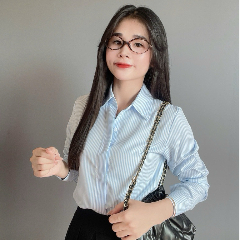 Áo sơ mi nữ KẺ DÀI TAY. from áo vừa. VẢI LỤA KATE MỀM