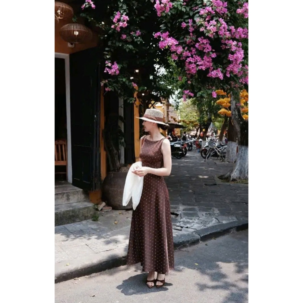 ĐẦM LỤA CHẤM BI SÁT NÁCH EO ÔM NHẸ TIỂU THƯ SANG CHẢNH HOT TREND 2026 BY CHAMIE STORE