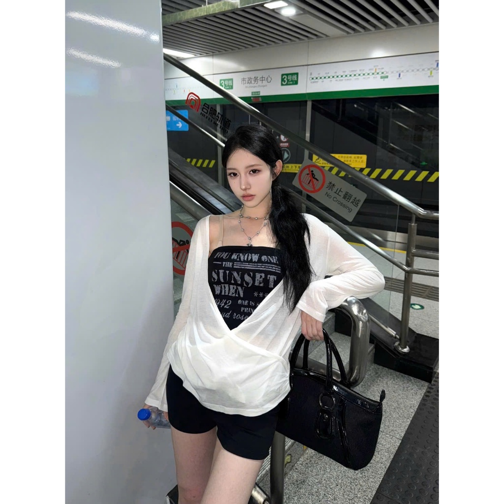 Set áo quây đen và dài tay mỏng cổ V sâu màu trắng mỏng SET013 - Tiktik