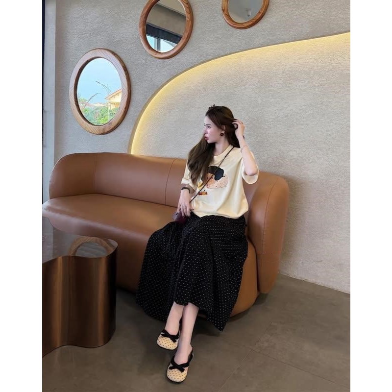 Set bộ nữ áo thun form rộng in hình dễ thương phối chân váy dài chấm bi dáng xòe chữ A năng động HCOM27293