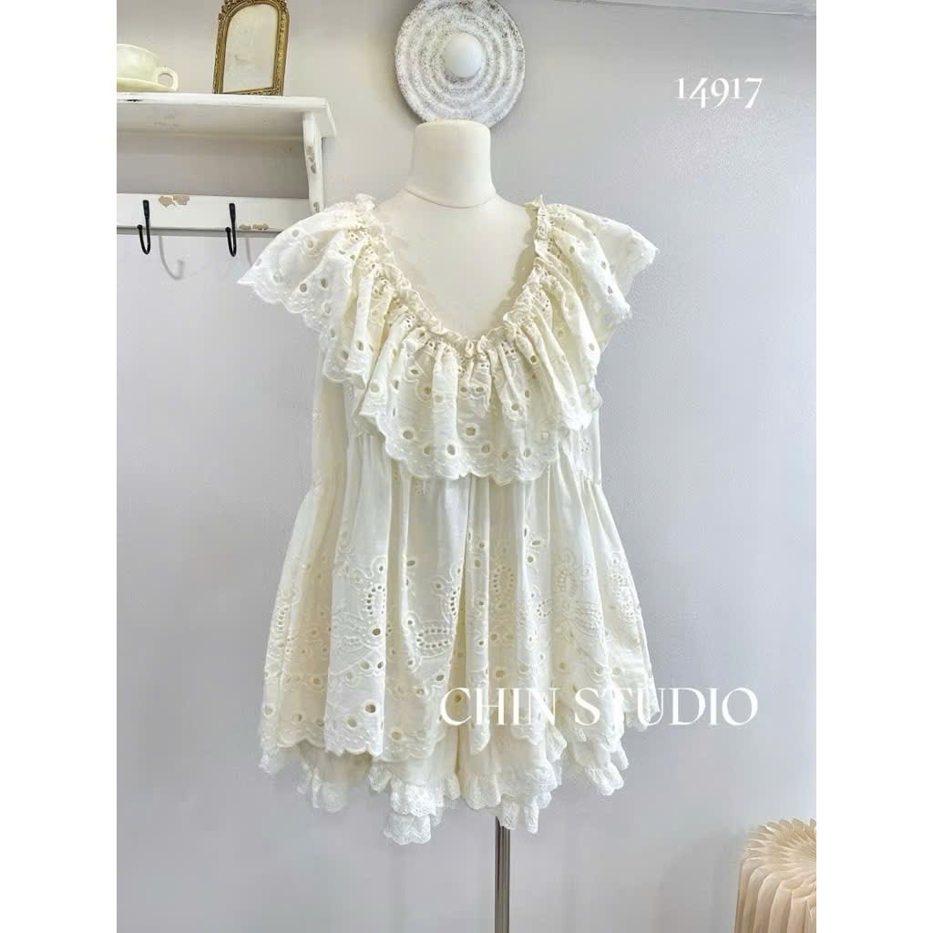 Set Bộ Nữ Thô Đục Lỗ Cổ Bèo Trễ Vai Dáng Babydoll Kèm Quần Đùi, Set Đồ Đi Biển Du Lịch Mùa Hè Tôn Dáng - CHAMIE STUDIO