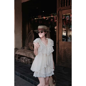 Set Bộ Nữ Thô Đục Lỗ Cổ Bèo Trễ Vai Dáng Babydoll Kèm Quần Đùi, Set Đồ Đi Biển Du Lịch Mùa Hè Tôn Dáng - CHAMIE STUDIO