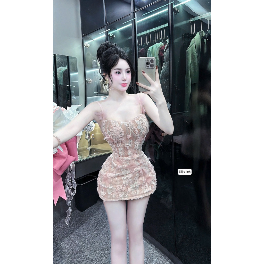 Đầm ren đính lên xinh lắm ạ  S/m
