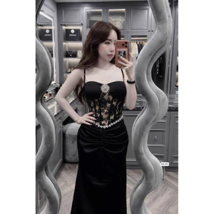 Đầm lụa phối ren e mới về , đá eo và kèm tag cài đen trắng sm