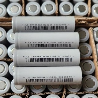 pin 3.7v 18650 lisen dung lượng 2000 combo 4viên