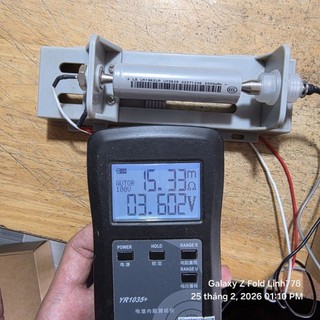 pin 3.7v 18650 lisen dung lượng 2000 combo 4viên