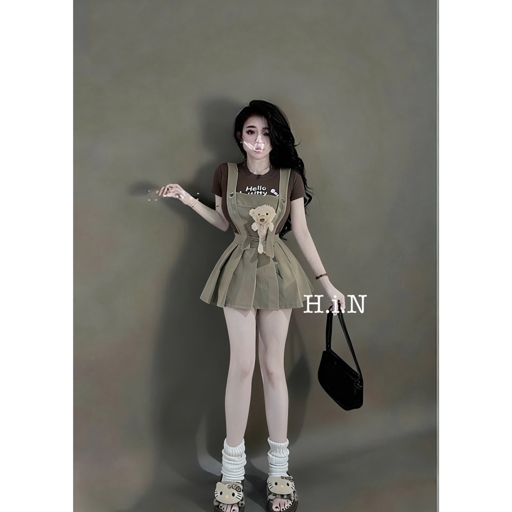Set yếm kem áo thun kity,sm