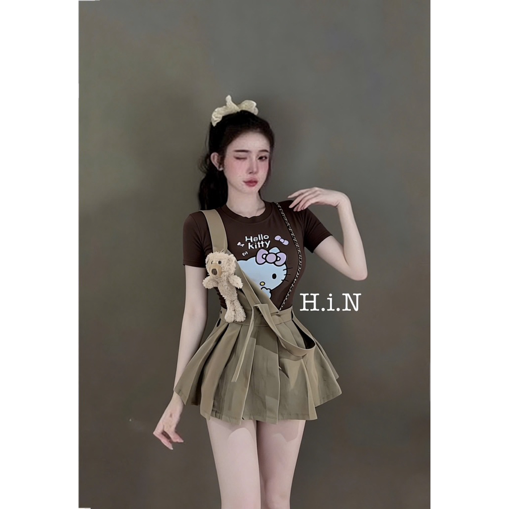 Set yếm kem áo thun kity,sm