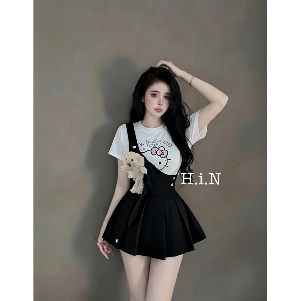 Set yếm kem áo thun kity,sm