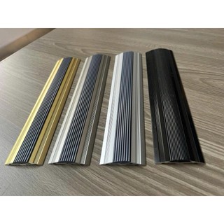 Nẹp mặt bằng thông phòng NCP8.0 có ron cao su (vận chuyển 2.7m cắt đôi)