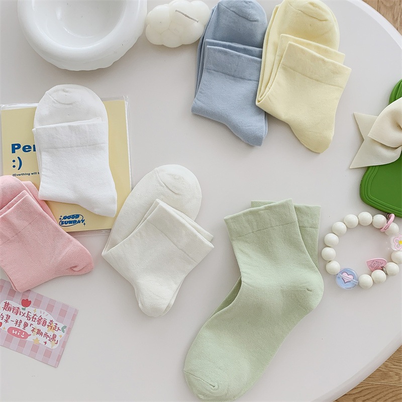 Vớ Tất Họa Tiết cổ lửng Nam Nữ phong cách thể thao, trẻ trung, năng động.