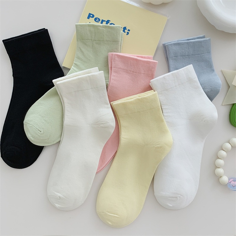 Vớ Tất Họa Tiết cổ lửng Nam Nữ phong cách thể thao, trẻ trung, năng động.
