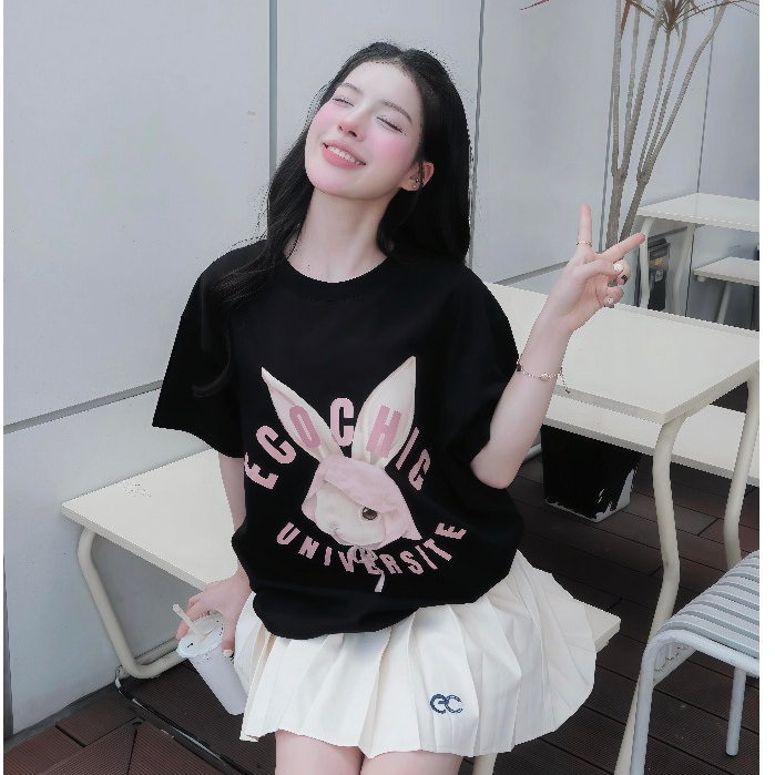 Áo Thun Boxy ECOCHIC In Lụa Hình Thỏ Áo Cổ Tròn Form Rộng In Hình Dễ Thương Chất Liệu Cotton Cao Cấp B243