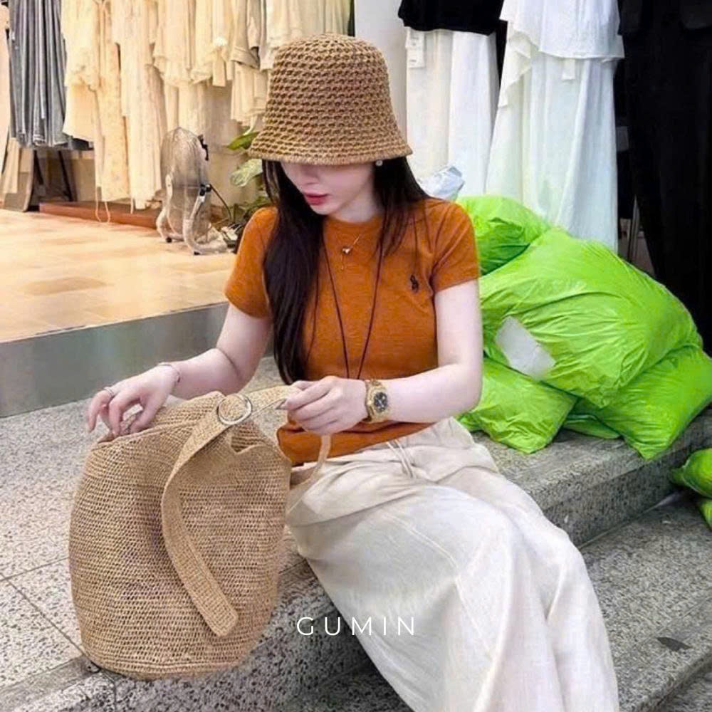 Set bộ áo cam quần suông GUMIN thiết kế áo thun thêu logo kèm quần suông be kem sang chảnh
