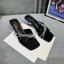 👠🎒🕶️👜…Guốc đá chéo