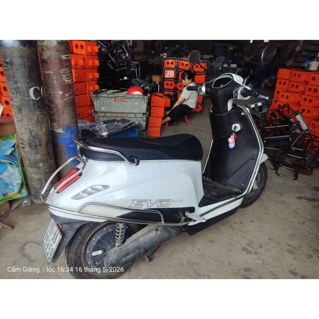 khung,quây inox bảo vệ xe điện Vinfast EVO Grand ( hàng loại 1 )