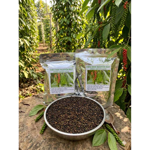 Tiêu đen nguyên hạt loại 250g giá rẻ cho mọi người sử dụng