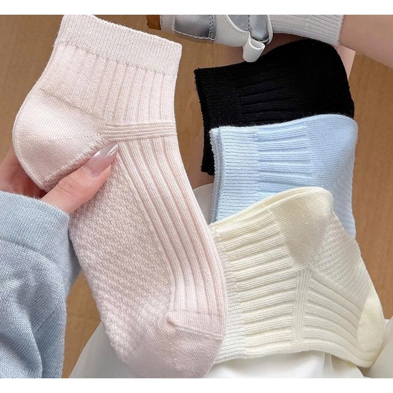 Tất Vớ cổ lửng Nam Nữ chữ cái đủ màu phong cách trẻ trung, năng động