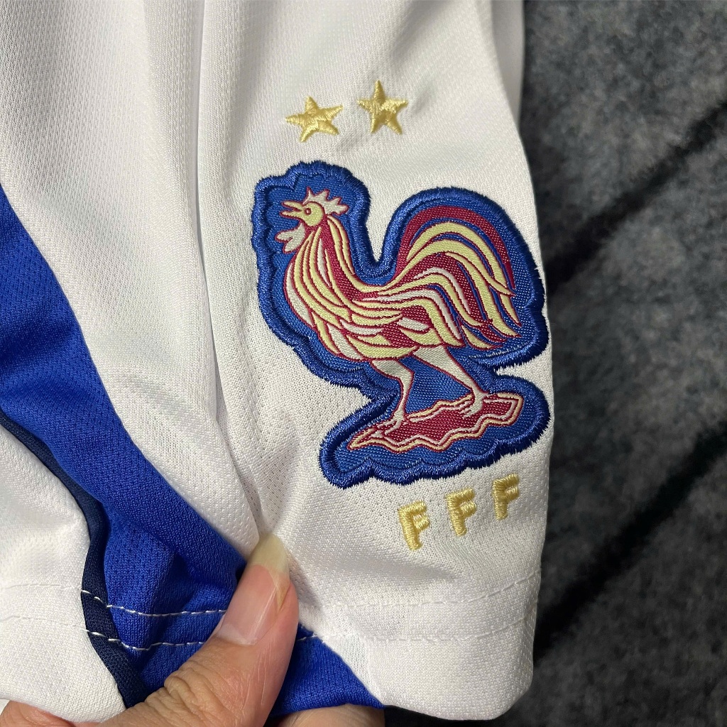 Bộ Quần Áo Bóng Đá Trẻ Em Đội Tuyển Pháp WC 2026 - Vải Polyester Gai Thái - Chuẩn Mẫu Thi Đấu