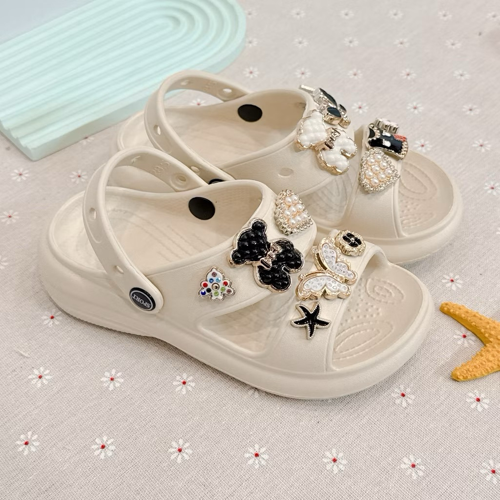Dép Sandal Bé Gái EVA- Dép Quai Hậu Đế Đúc Liền Nhẹ Êm tặng kèm bộ Charm xinh