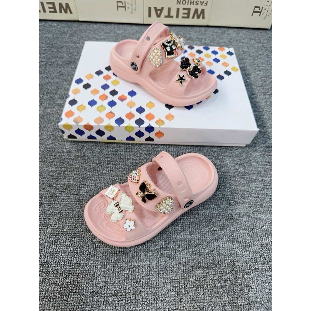 Dép Sandal Bé Gái EVA- Dép Quai Hậu Đế Đúc Liền Nhẹ Êm tặng kèm bộ Charm xinh