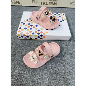 Dép Sandal Bé Gái EVA- Dép Quai Hậu Đế Đúc Liền Nhẹ Êm tặng kèm bộ Charm xinh