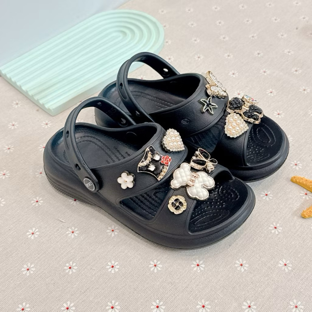 Dép Sandal Bé Gái EVA- Dép Quai Hậu Đế Đúc Liền Nhẹ Êm tặng kèm bộ Charm xinh
