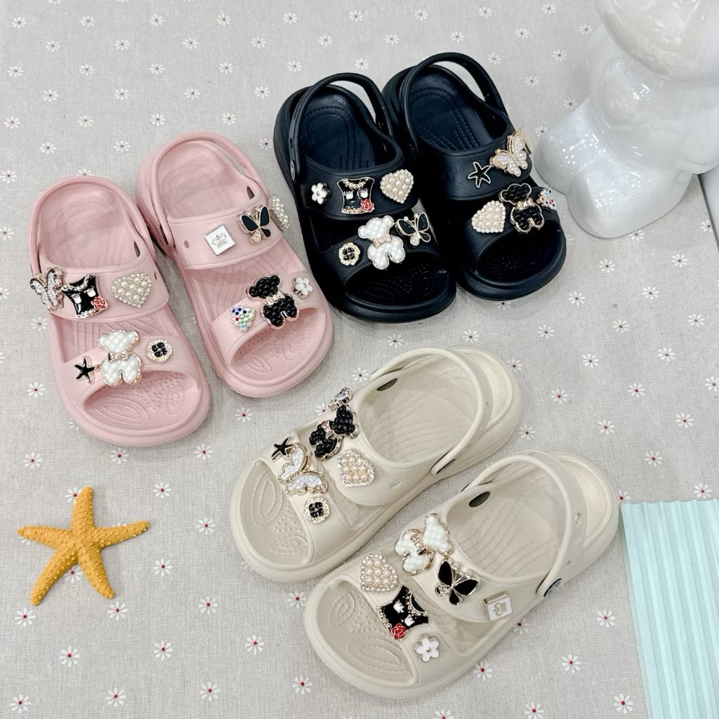 Dép Sandal Bé Gái EVA- Dép Quai Hậu Đế Đúc Liền Nhẹ Êm tặng kèm bộ Charm xinh