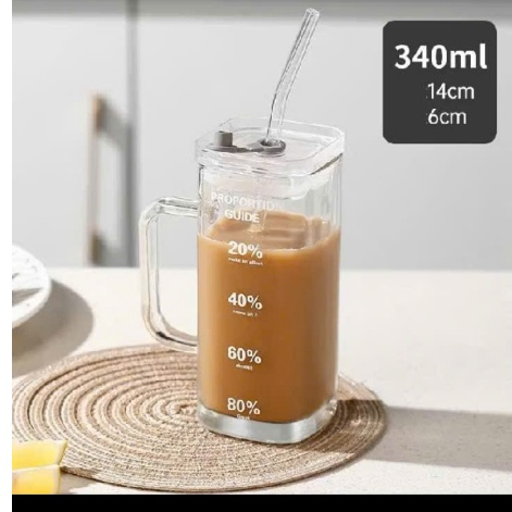Ly Cốc Thuỷ Tinh 340ML Có  Tay Cầm Kèm Lắp Đậy Kèm Ống Hút